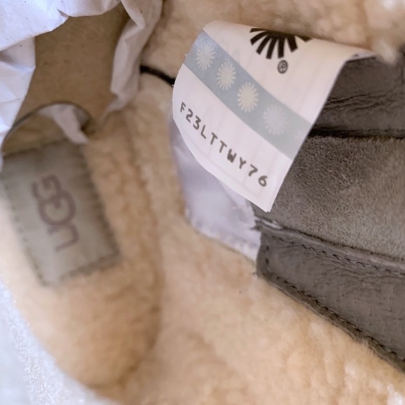 UGG Seal Palomar Waterproof Sneaker Boot - Picture 7 of 8